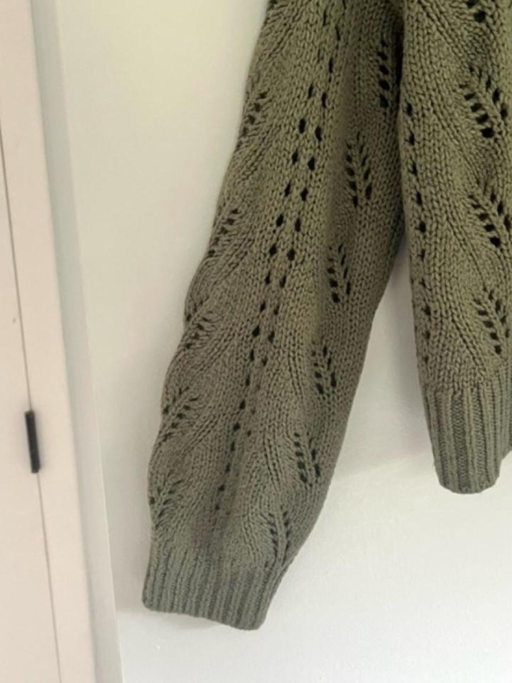 American Eagle Outfitters Olive Green Knit Cropped Cardigan - Picture 6 of 10